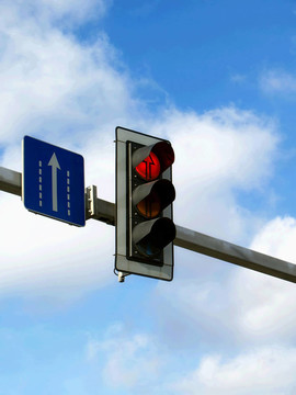 如今成都交通信號燈種類這么多，到底應該怎么看？
