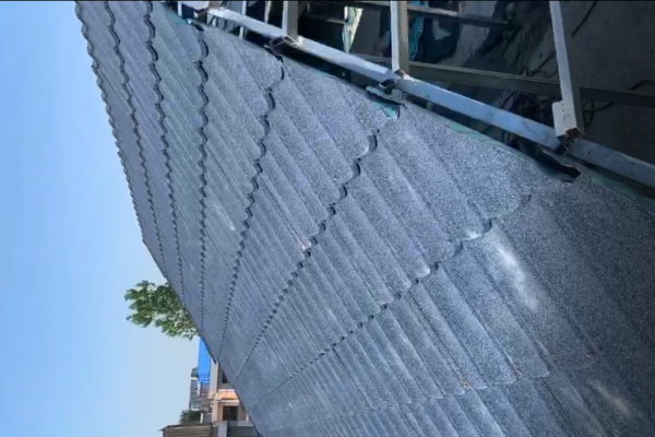 屋顶平改坡彩石金属瓦在陕西安康的屋面应用