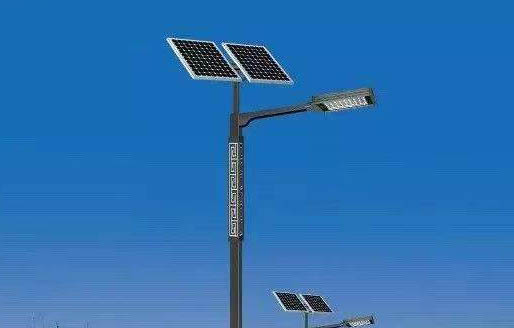 四川路灯厂家：太阳能路灯包含哪些部件？多少钱一套