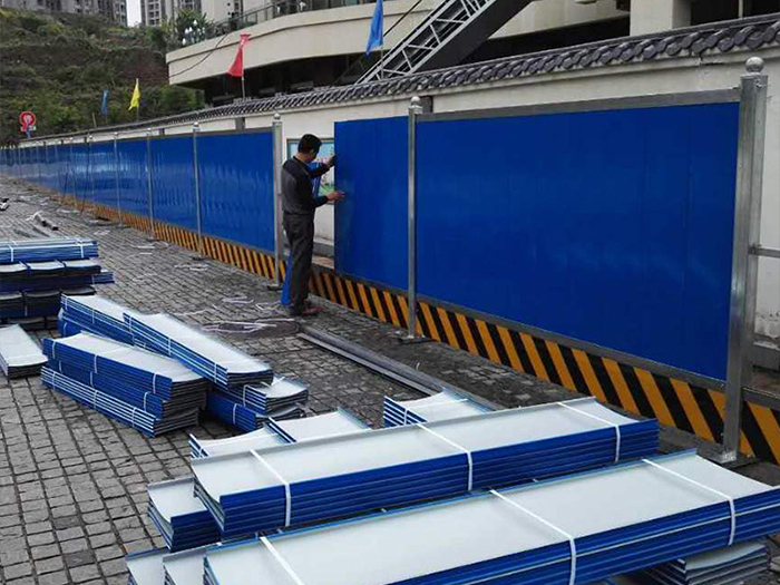 工地施工用彩钢围挡@工地用当做围墙用的蓝色铁板是什么