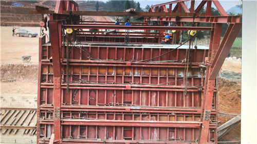 中交一公局陕西桥梁钢模板海南工地液压整体移动墙模施工现场