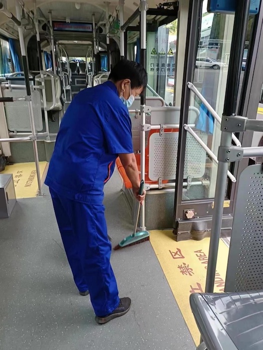 荆州公交车、BRT保洁服务