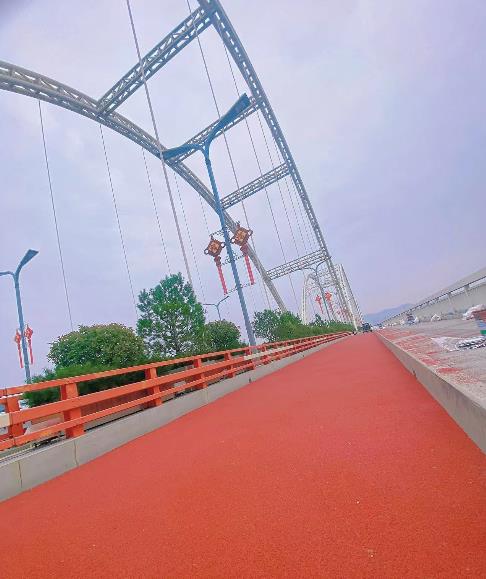 安康汉江大桥非机动车道彩色陶瓷颗粒防滑路面