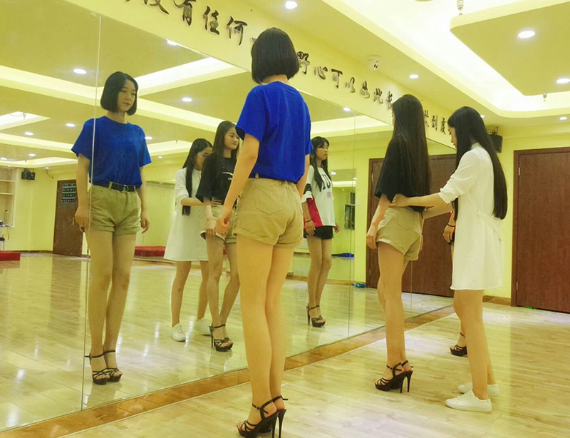 银川服装表演艺考