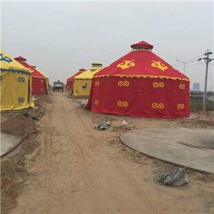 蒙古包帐篷内的美食诱惑