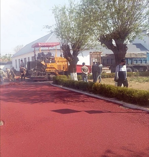 彩色沥青路面可分为三类结构不同的路面
