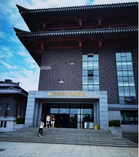 安德学院塑胶地板合作案例图