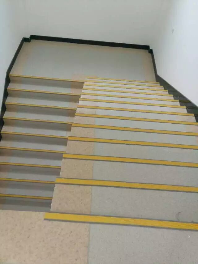 塑胶地板厂家