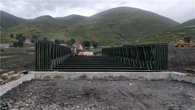 在新都折多山的科建钢便桥已成为当地景观典范