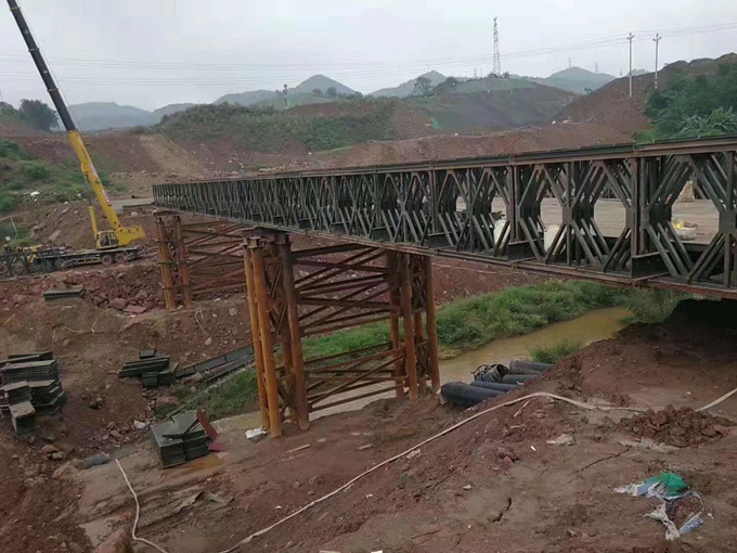 科建钢便桥：200型双车道荷载100吨