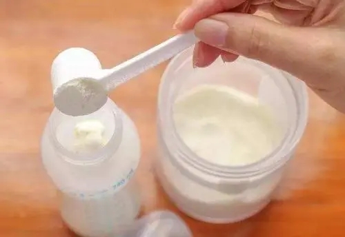 探秘新疆驼奶的制作与饮用方式