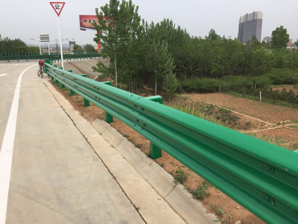 陕西四川公路波形护栏 热镀锌双波喷塑绿色护栏