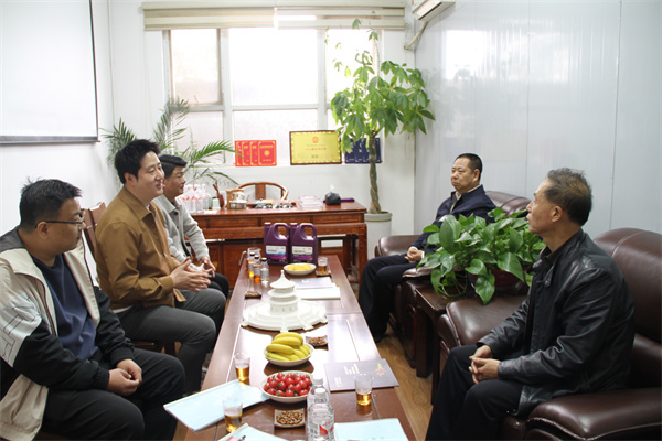 西安铸锻协会理事长王璋一行到陕西喜盛石油化工有限公司走访调研