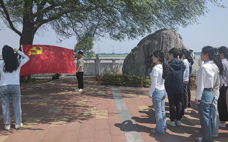 从三个视角深刻理解党性修养
