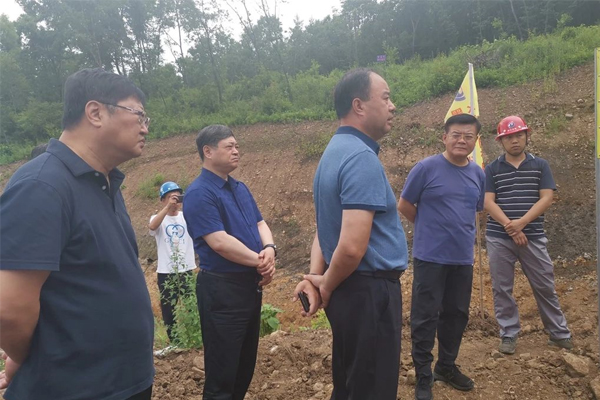 省水利廳廳長侯百君一行到省百大項目鶴崗市關門嘴子水庫工程現(xiàn)場調(diào)研 戴春勝參加調(diào)研