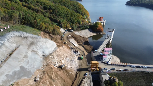 收获在金秋 | 集团磨盘山水库抵御超标洪水防洪设施提升工程项目：实干不停歇 建设再加速