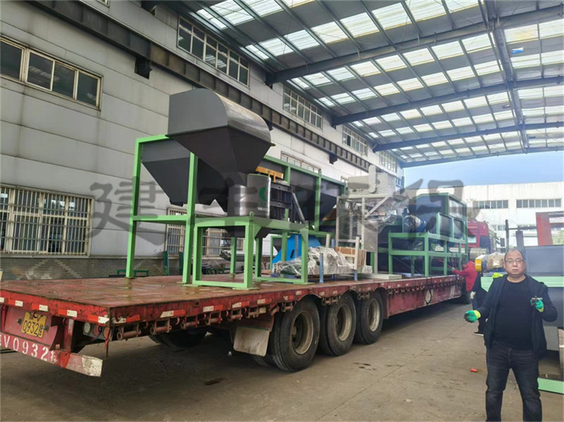 有机肥生产线发货现场，缘分从此刻已下定居