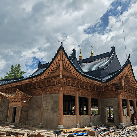 屋面瓦演〓绎中国之美―仿古铝瓦寺院屋面改造的审美价值分析