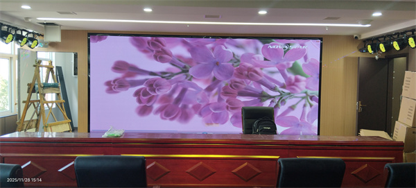 某服装产业园室内P1.86全彩