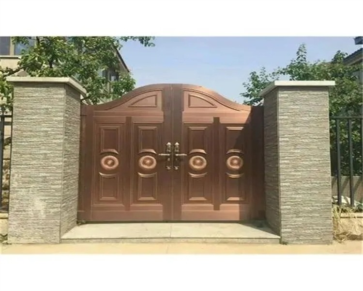 吐鲁番铜门