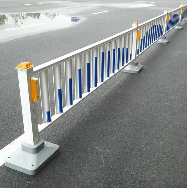 你晓得道路上安装锌钢护栏都能带来哪些好处么？