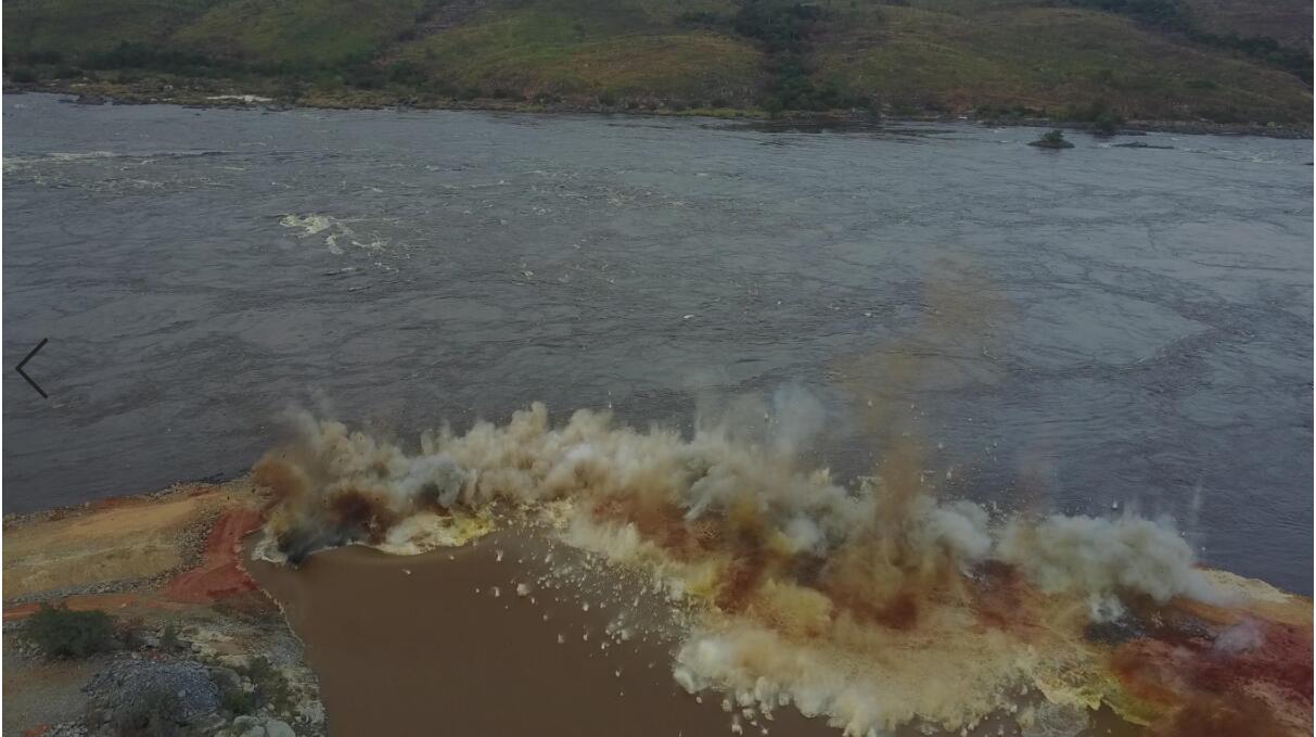 乌干达在建zui大水电站破堰充水