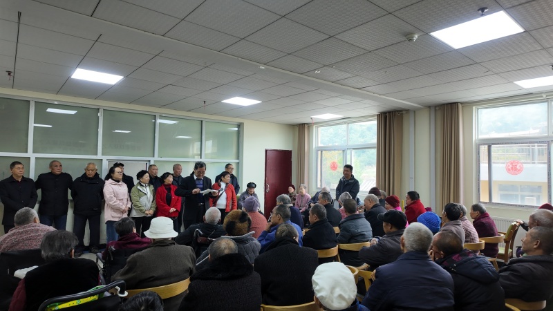 区政府办离退休支部慰问