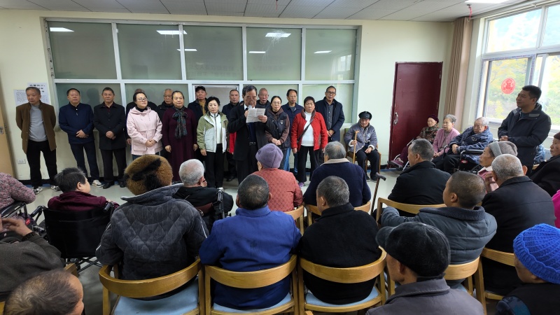 区政府办离退休支部慰问