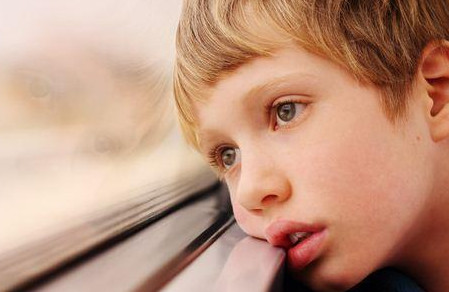 四个提升自闭症孩子的注意力的方法