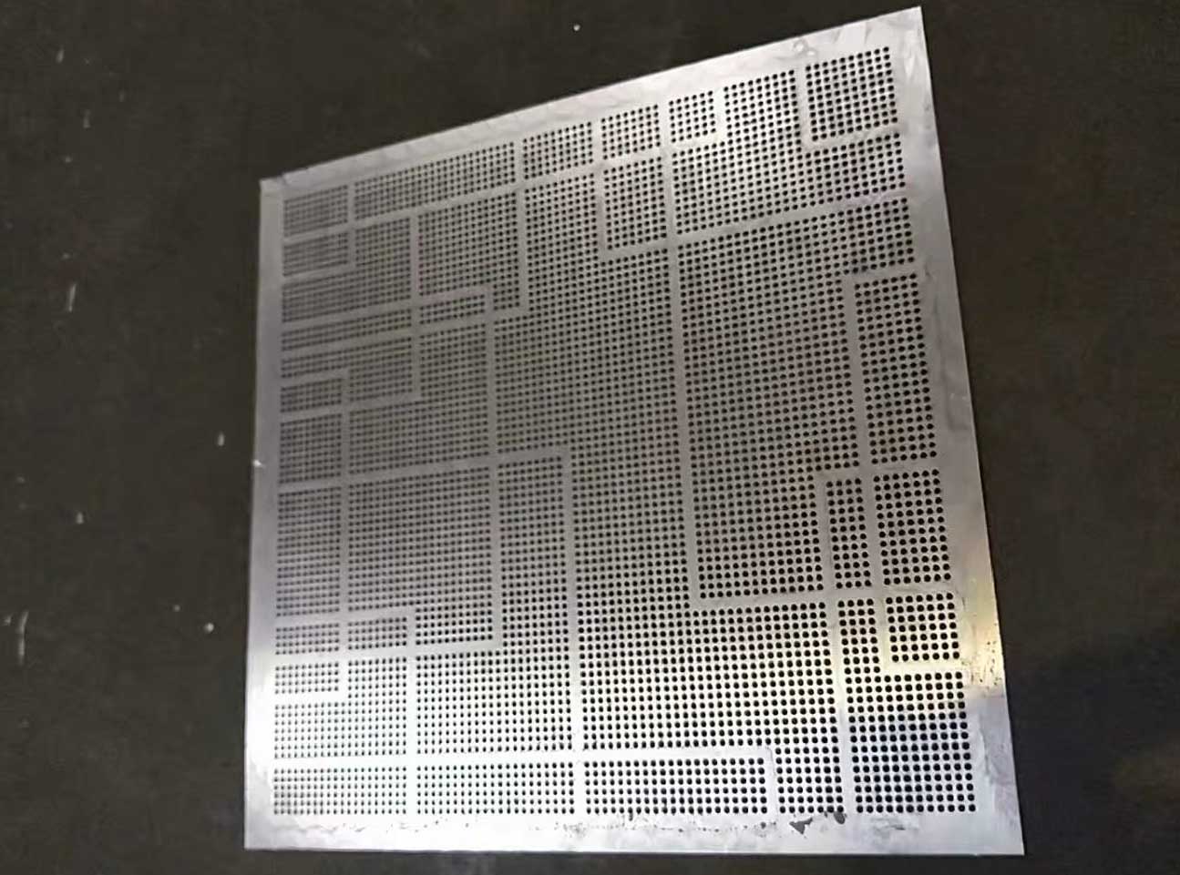 四川铝单板-冲孔