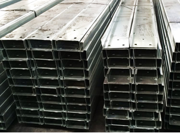 c型钢是一种经过热卷板和冷弯加工而成的钢材，东鼎钢来为大家科普c型钢是怎样生产出来的？