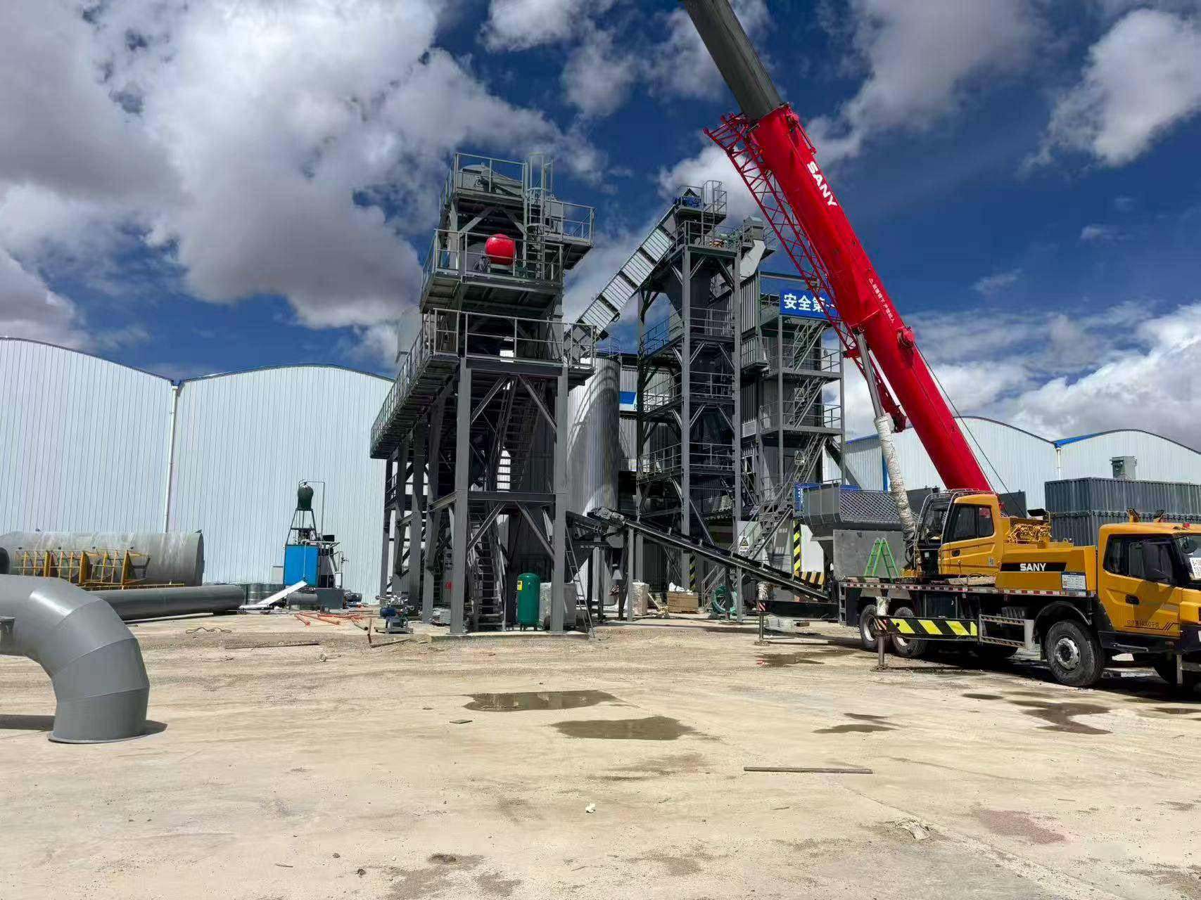 西安沥青搅拌机现场施工案例