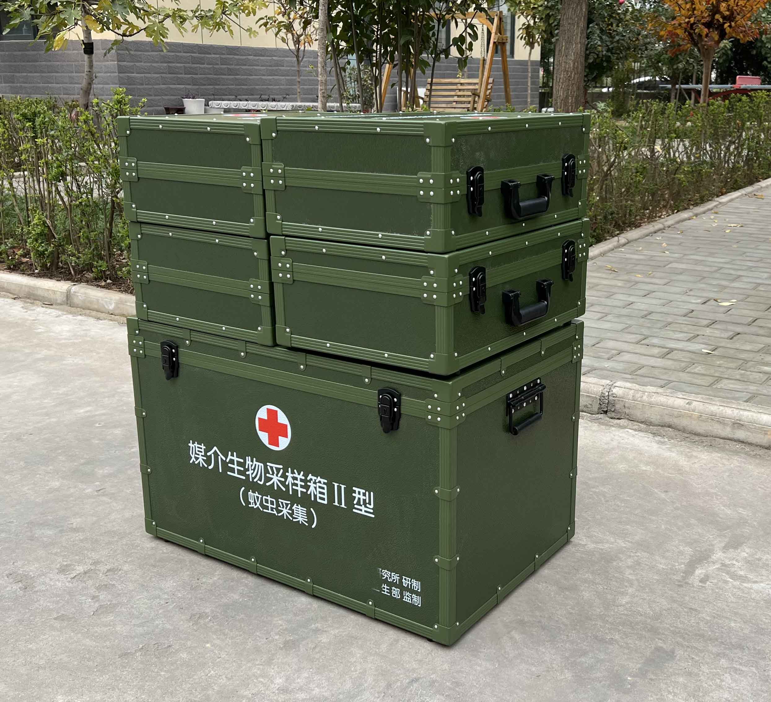 军绿色设备箱项目