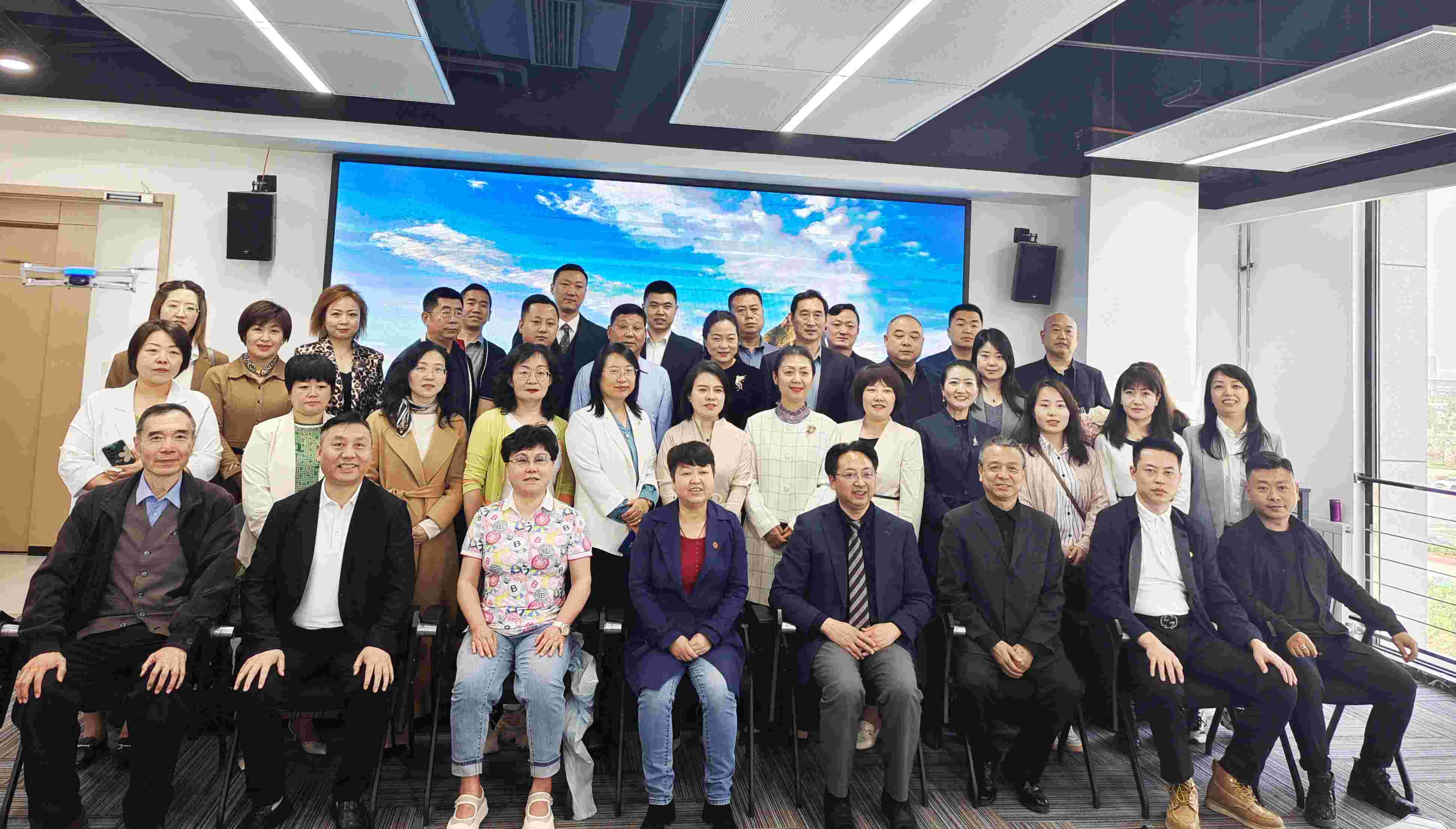 新西商企业家考察团走进绿洲保代