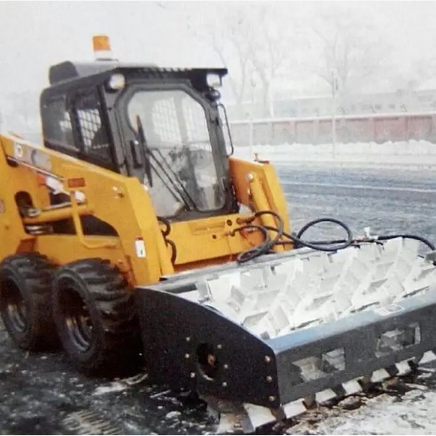 新疆除雪设备，怎样才能减少扫雪机的轮胎磨损呢?
