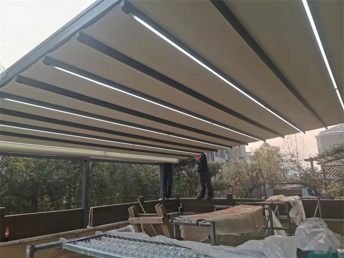 折叠式防水天幕安装