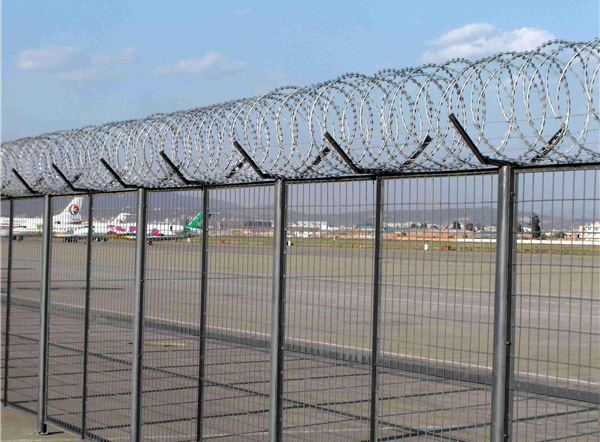 机场围栏案例