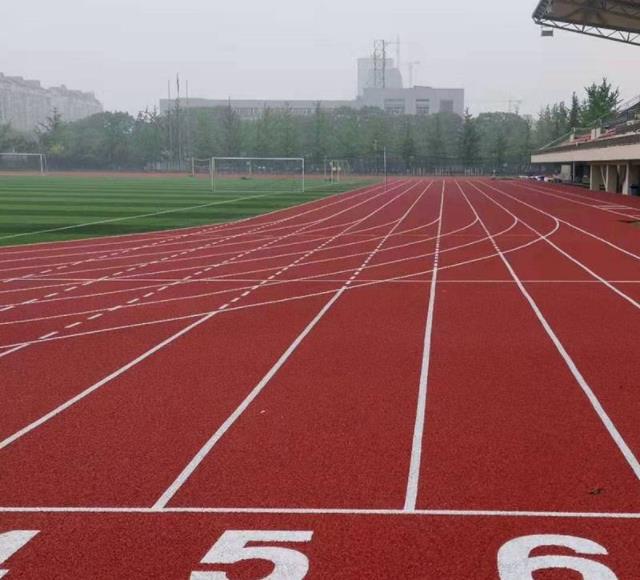 塑胶跑道材料与跑道使用寿命关系的探讨