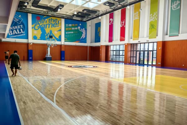 郑东新区艺慧小学运动地板彩漆项目