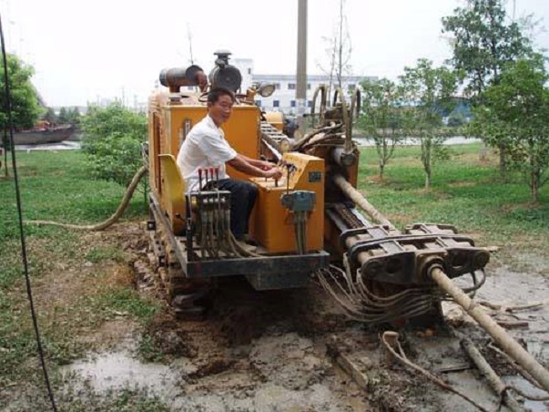 小型非開挖鉆機在花崗巖地層穿越施工中的應用