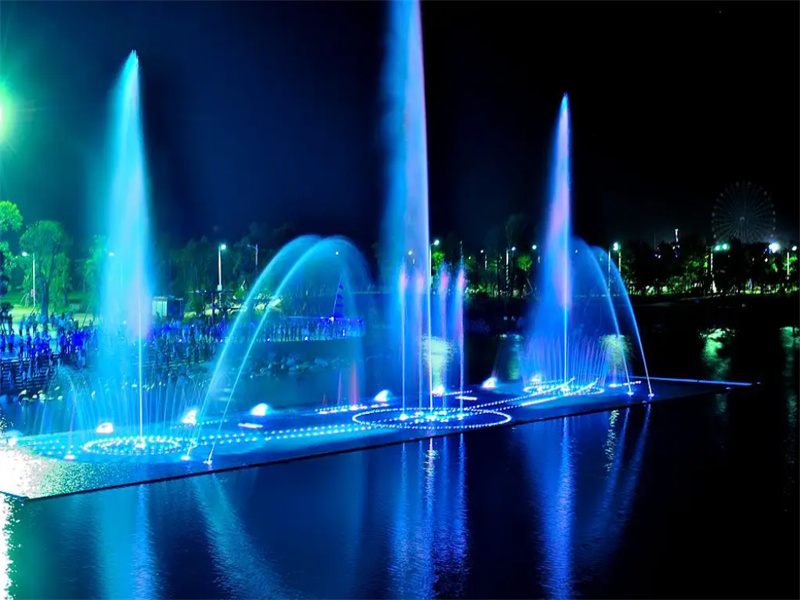 喷泉是.常见的花园水景之一，那么喷泉是如何设计的呢？