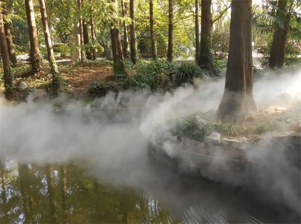 人造雾运用喷雾造景项目中的特性优势