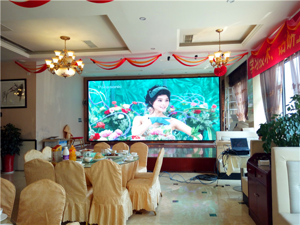 崇州民肴兰庭酒店P3-15平方显示屏安装