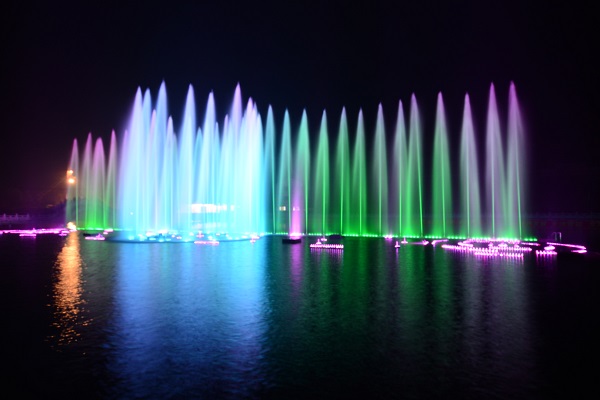 四川漂浮式喷泉设计
