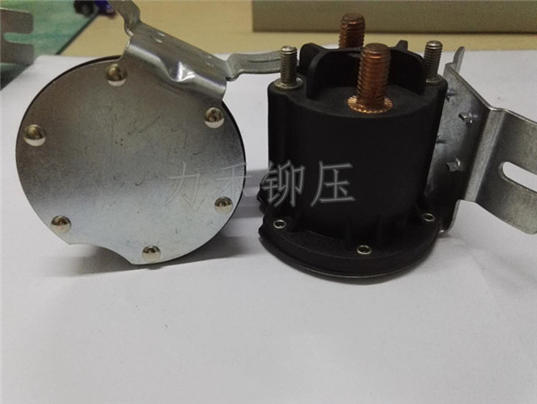 武漢鉚接機(jī)