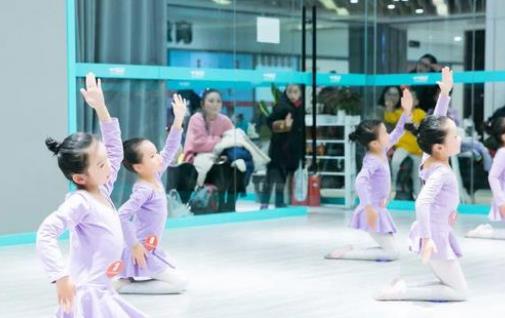 学舞蹈要为什么从中国舞开始呢？