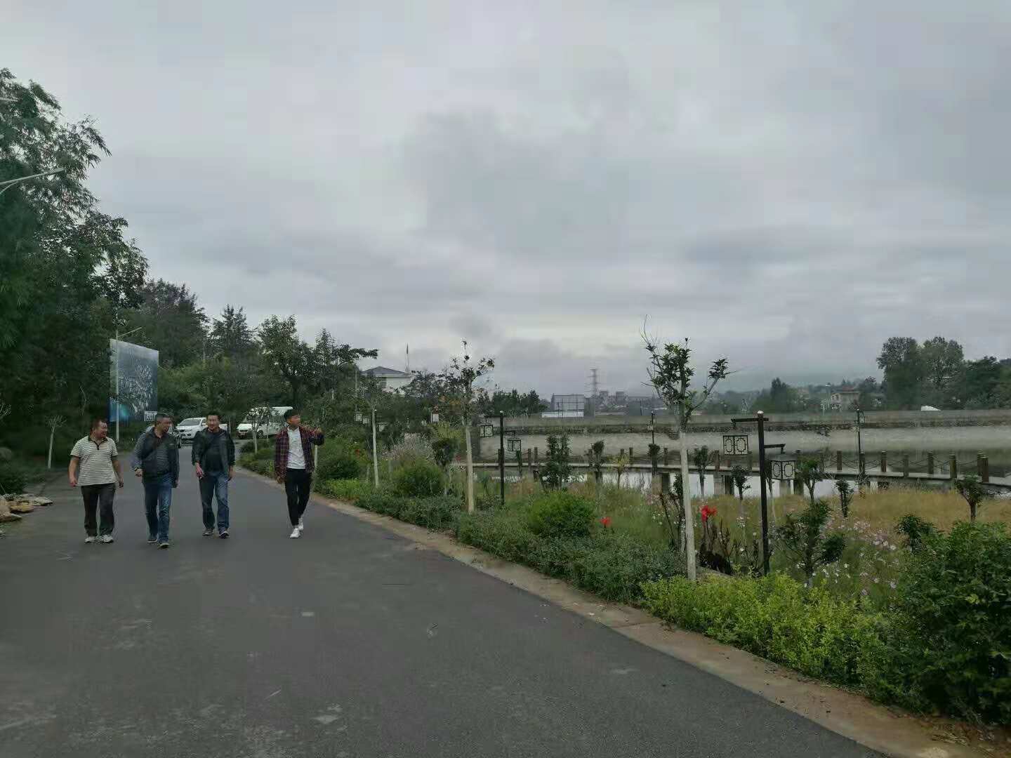 冕寧縣紅櫻湖綠化工程案例