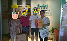 客戶進店簽單合影