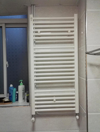 明裝暖氣片