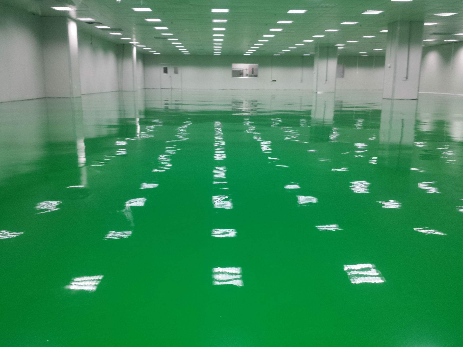 环保型涂料环氧自流平地坪受捧及其有何缺点